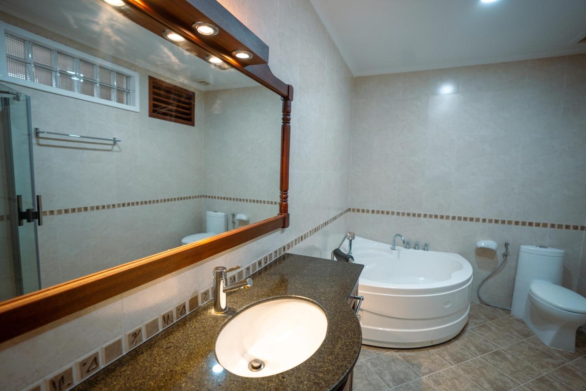 Hamptons Apartments Phnom Penh Exterior foto