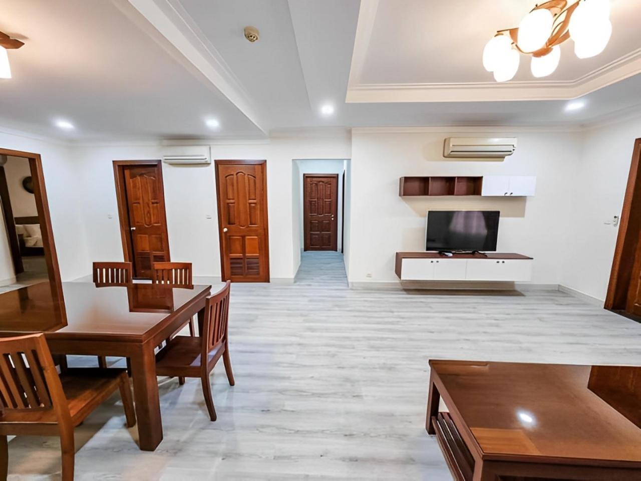Hamptons Apartments Phnom Penh Exterior foto